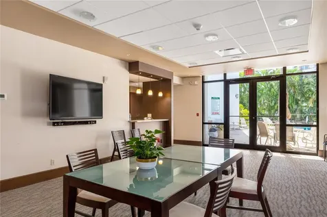 435 S Gulfstream Avenue Sarasota FL 34236