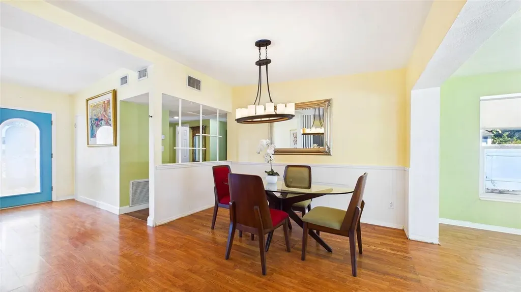 6447 17th Place N St Petersburg FL 33710