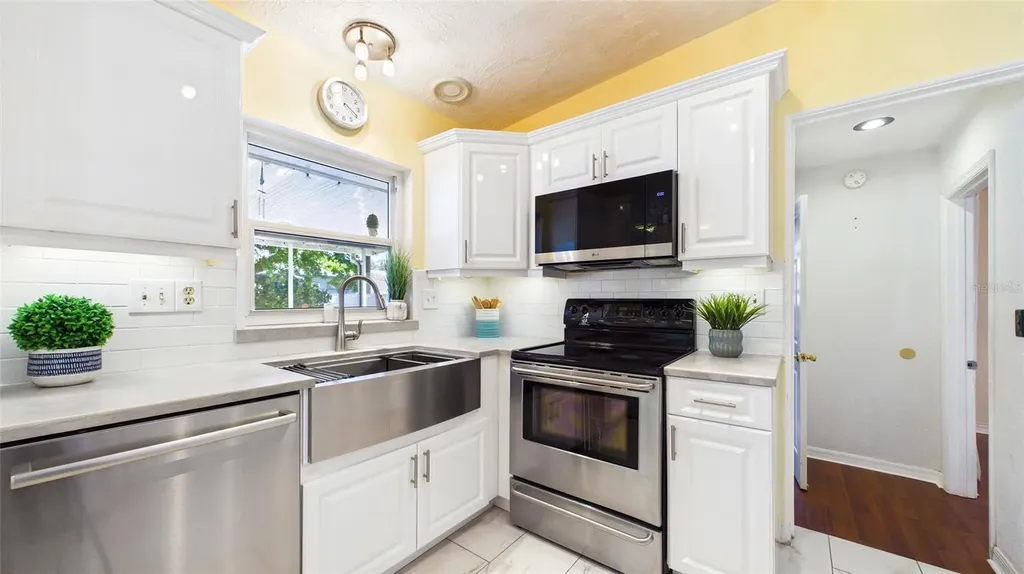 6447 17th Place N St Petersburg FL 33710