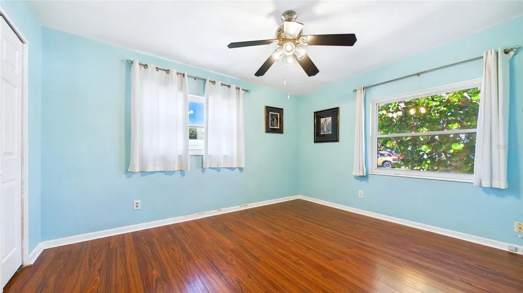 6447 17th Place N St Petersburg FL 33710