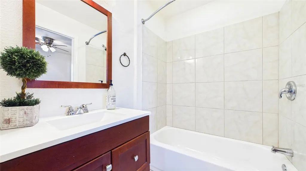 6447 17th Place N St Petersburg FL 33710