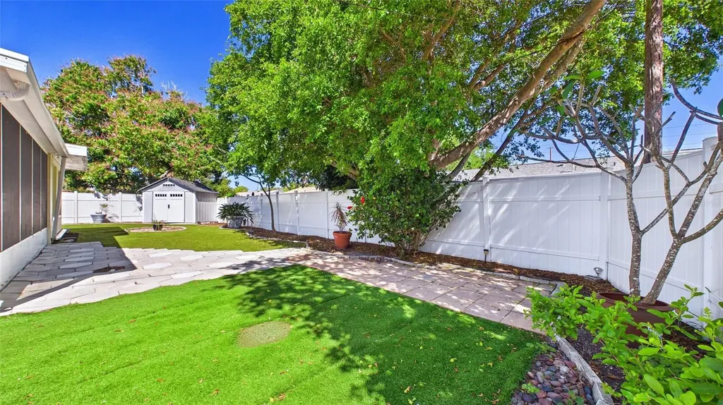 6447 17th Place N St Petersburg FL 33710