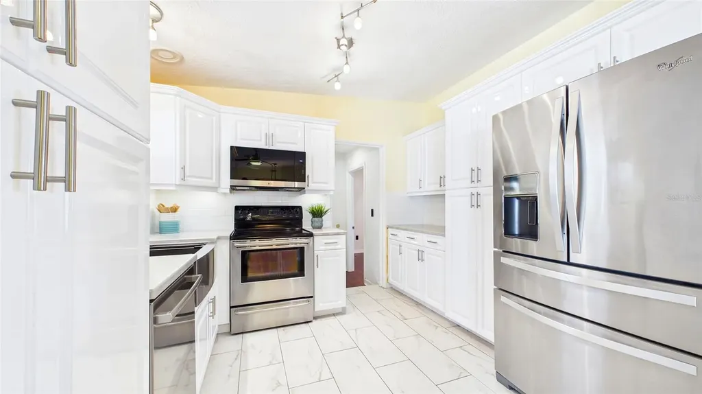 6447 17th Place N St Petersburg FL 33710