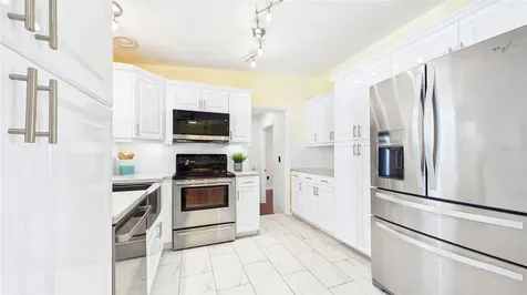 6447 17th Place N St Petersburg FL 33710