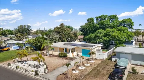 6447 17th Place N St Petersburg FL 33710
