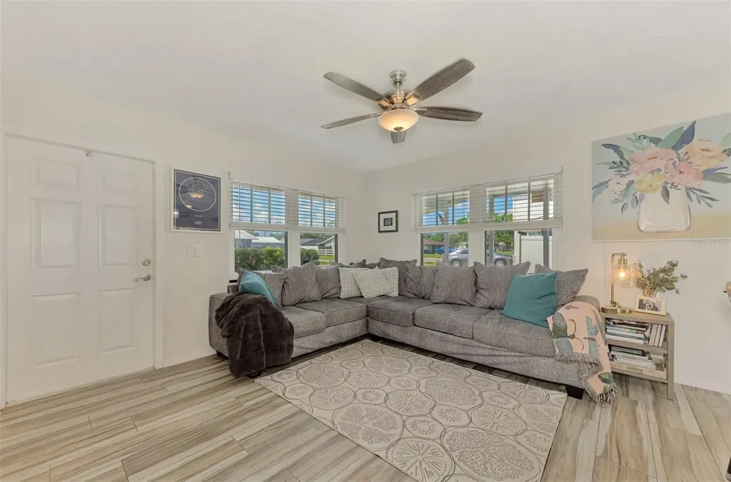 5807 28th Avenue Drive E Bradenton FL 34208