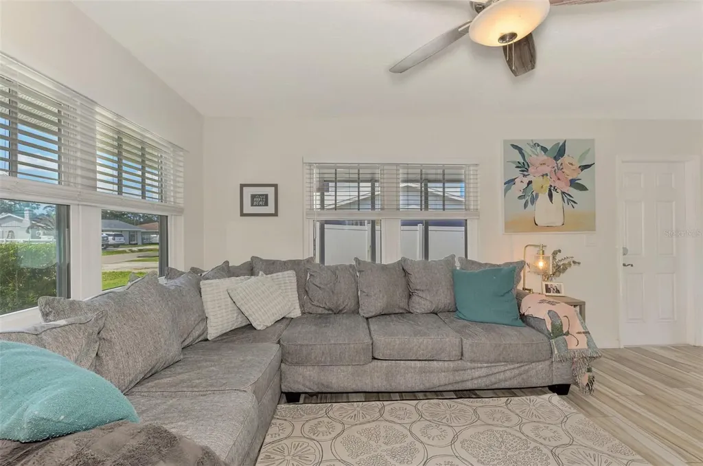 5807 28th Avenue Drive E Bradenton FL 34208