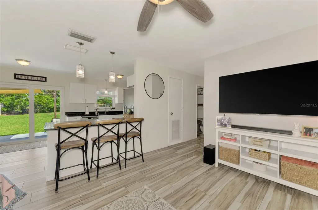 5807 28th Avenue Drive E Bradenton FL 34208
