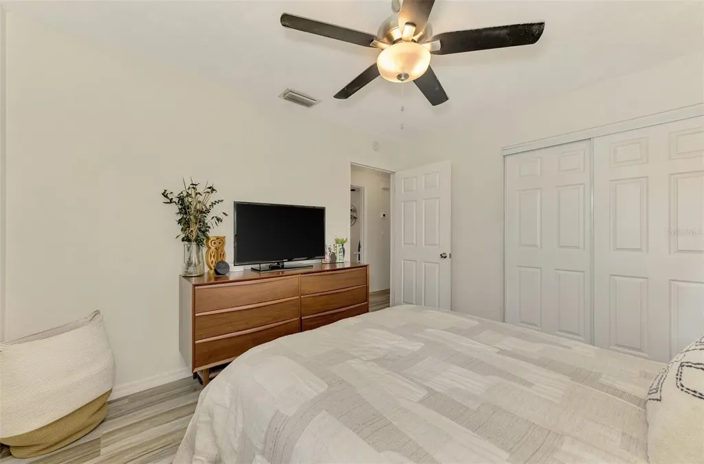 5807 28th Avenue Drive E Bradenton FL 34208