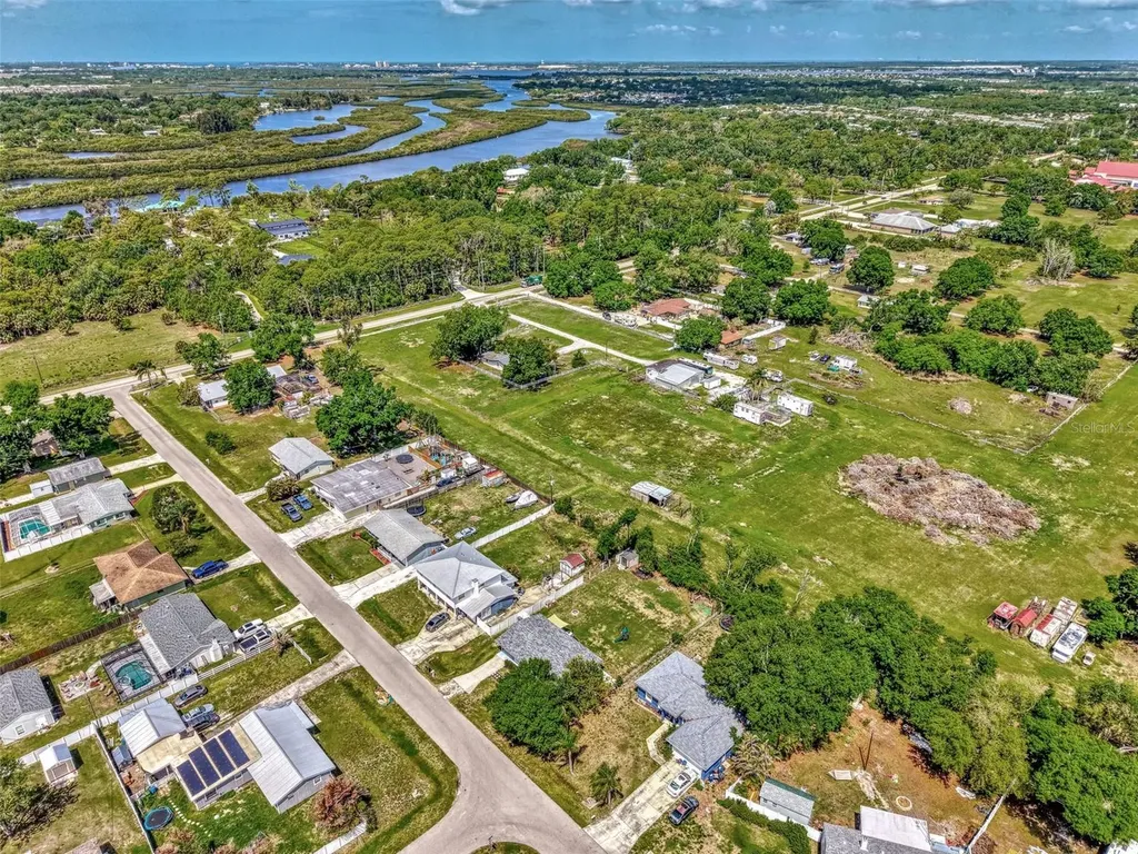 5807 28th Avenue Drive E Bradenton FL 34208