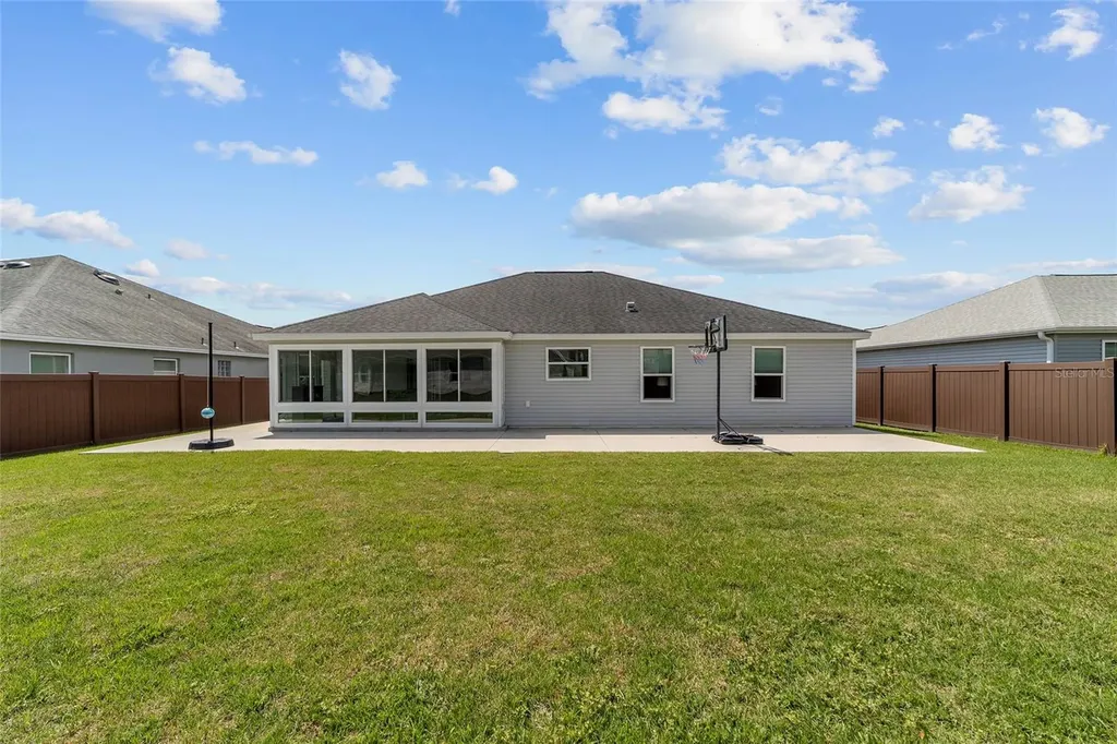 3335 Rohan Road Oxford FL 34484