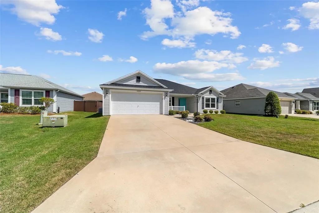 3335 Rohan Road Oxford FL 34484