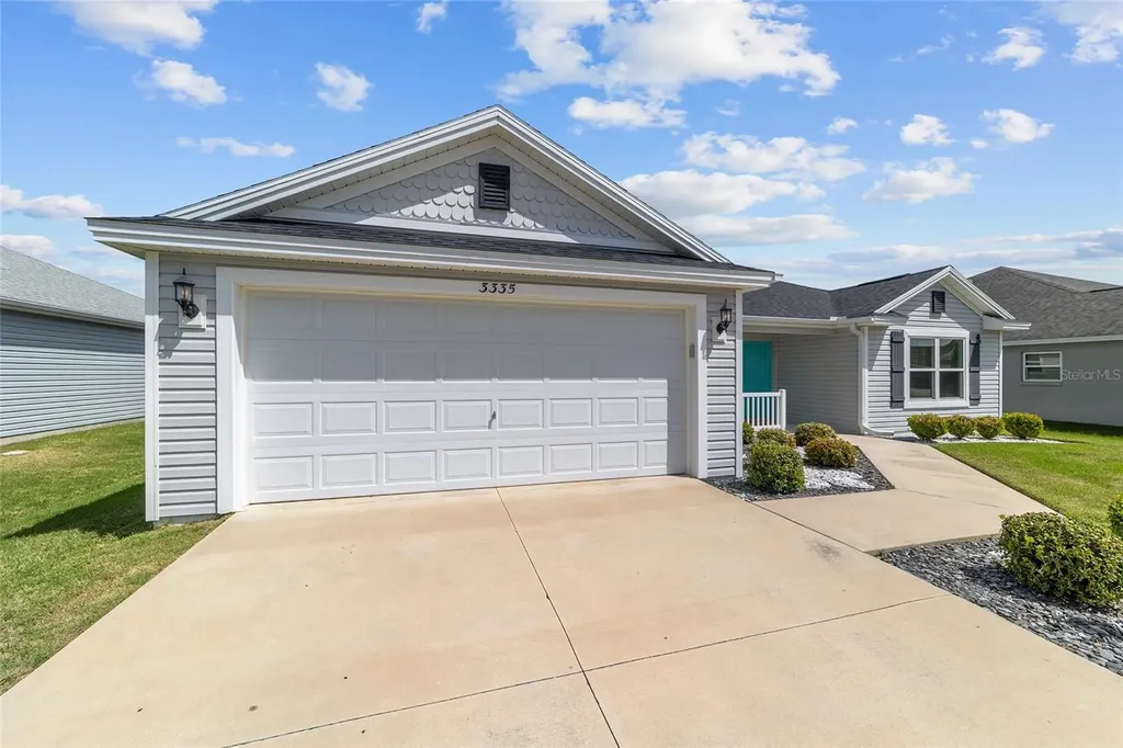 3335 Rohan Road Oxford FL 34484