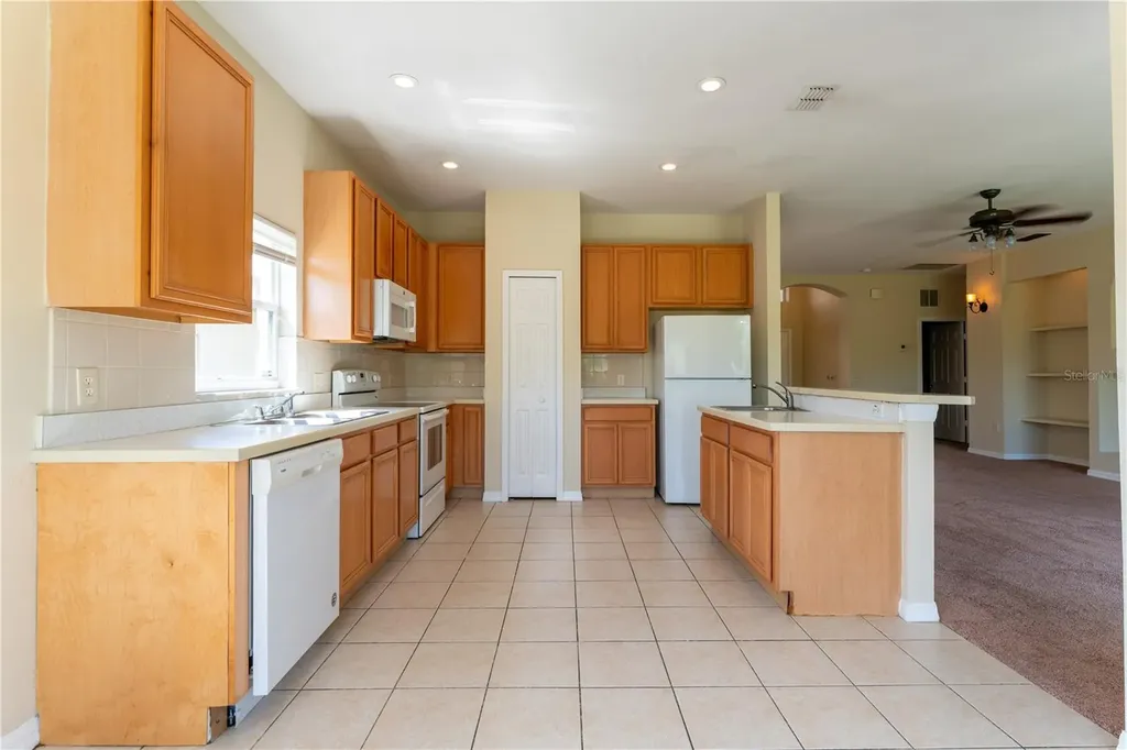 2563 Aster Cove Lane Kissimmee FL 34758