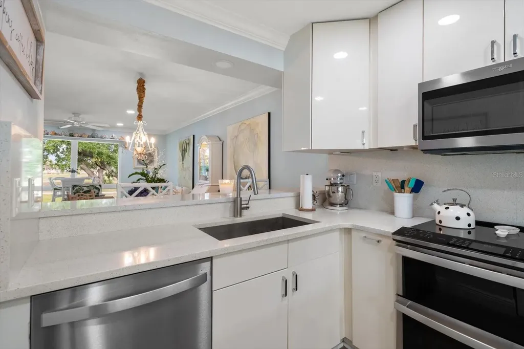 2130 Gulf View Boulevard Dunedin FL 34698