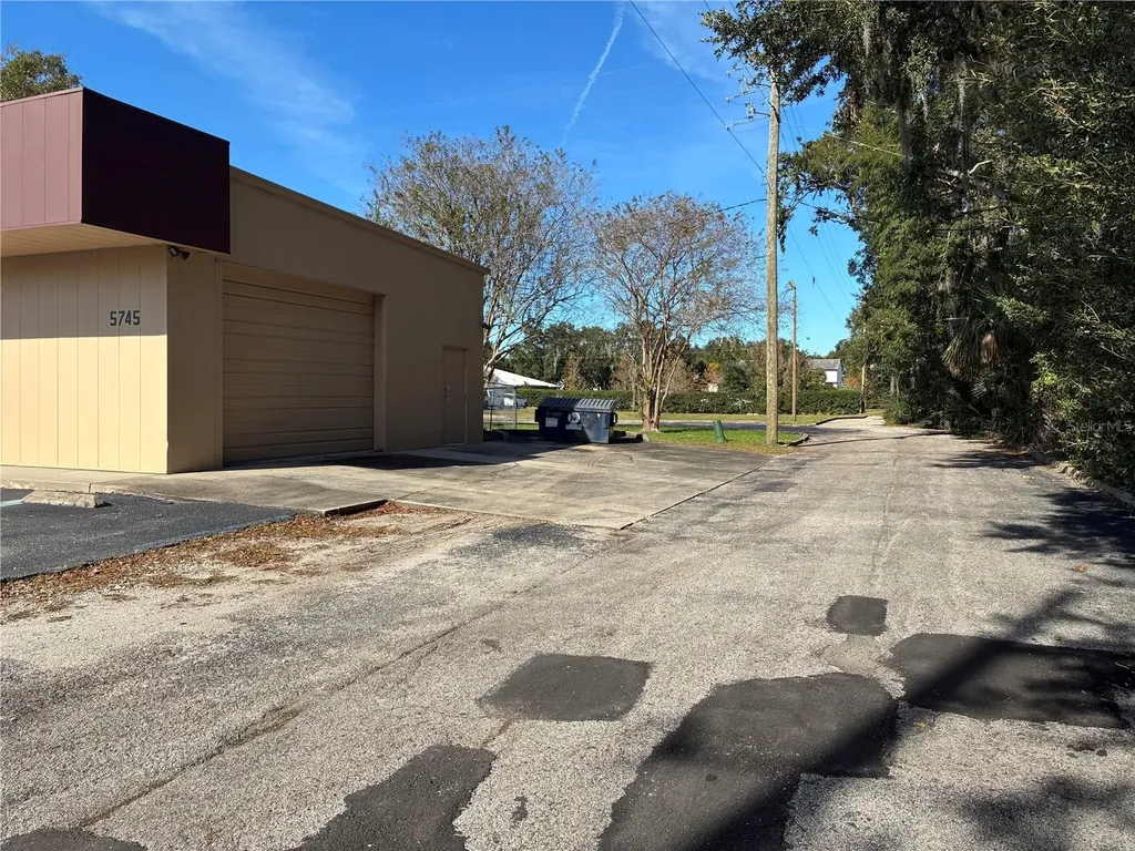 5745 Pershing Avenue Orlando FL 32822