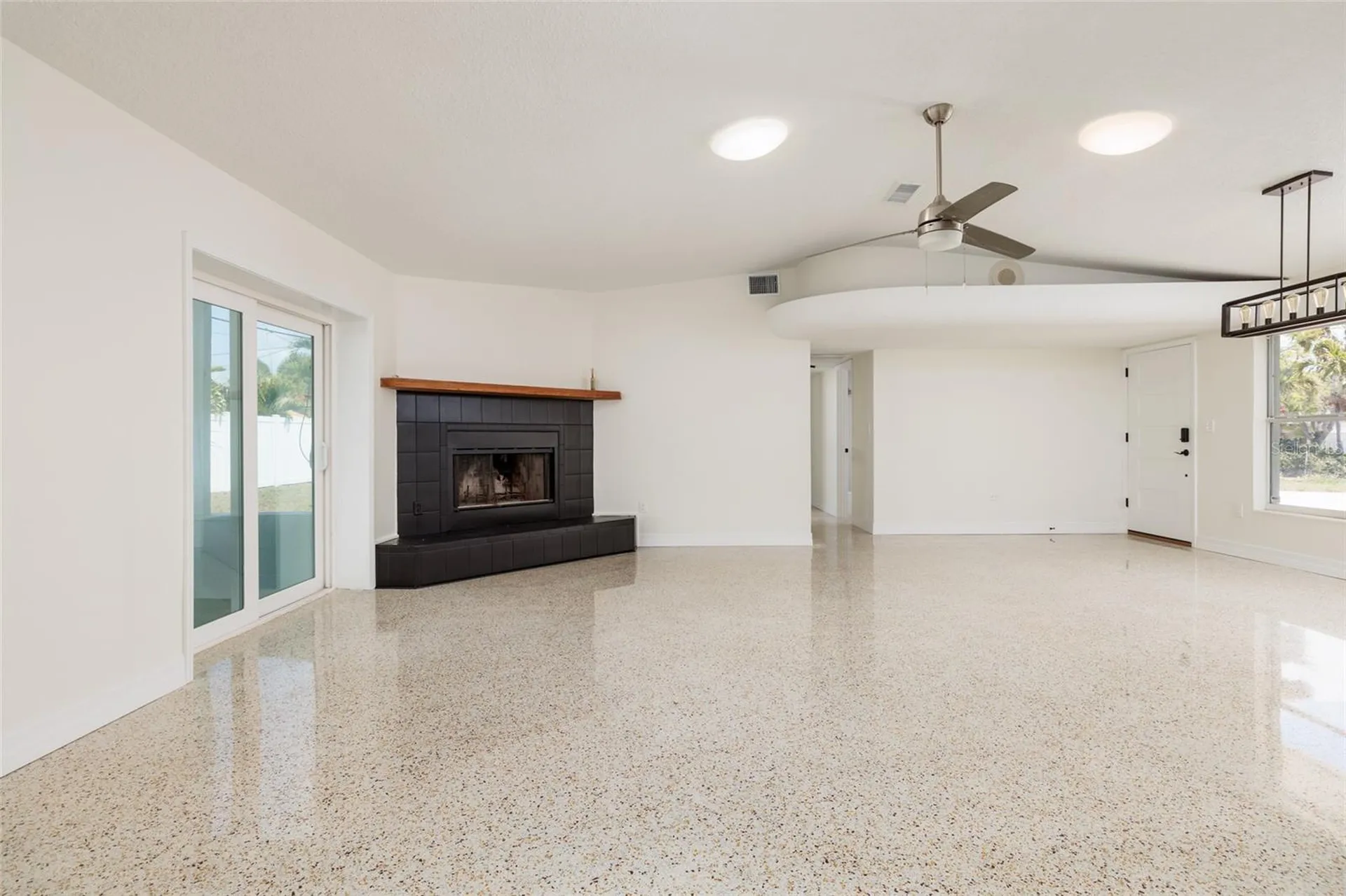 2107 Dolphin Boulevard S St Petersburg FL 33707