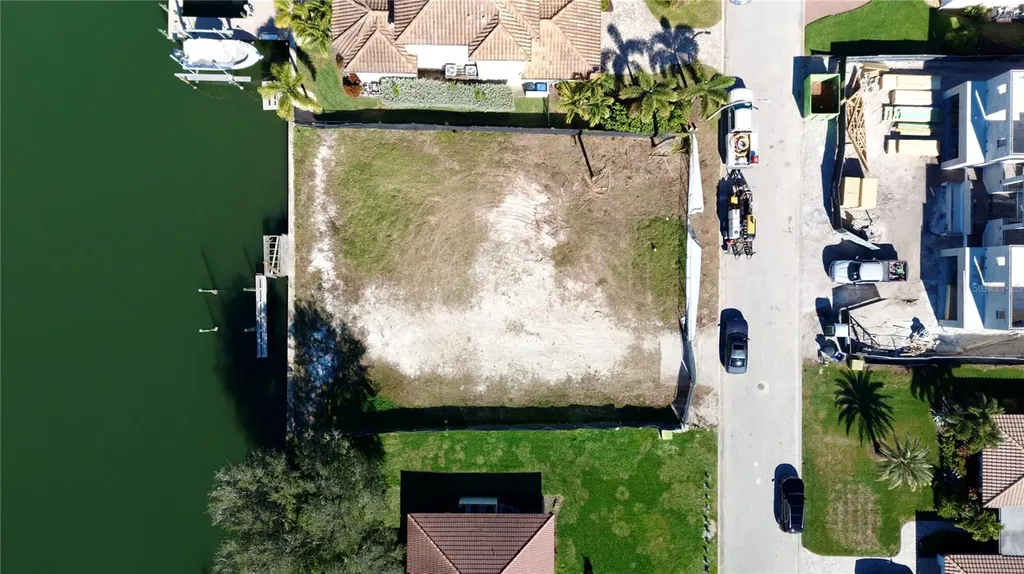 2019 Illinois Avenue NE St Petersburg FL 33703