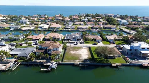 2019 Illinois Avenue NE St Petersburg FL 33703
