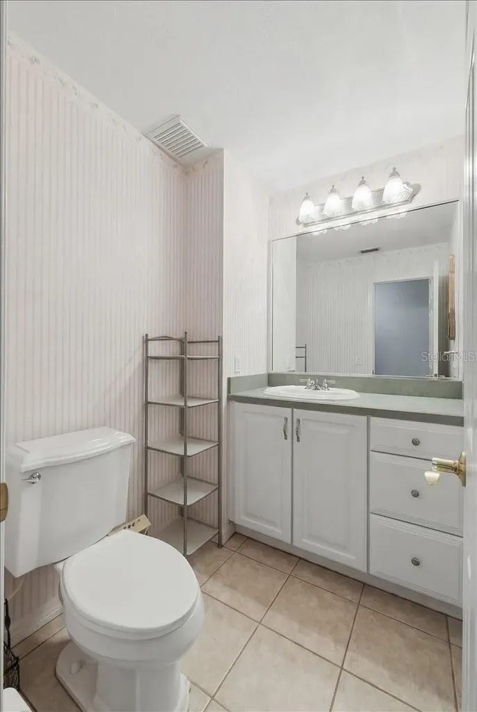 236 W Lake Ina Drive Winter Haven FL 33884
