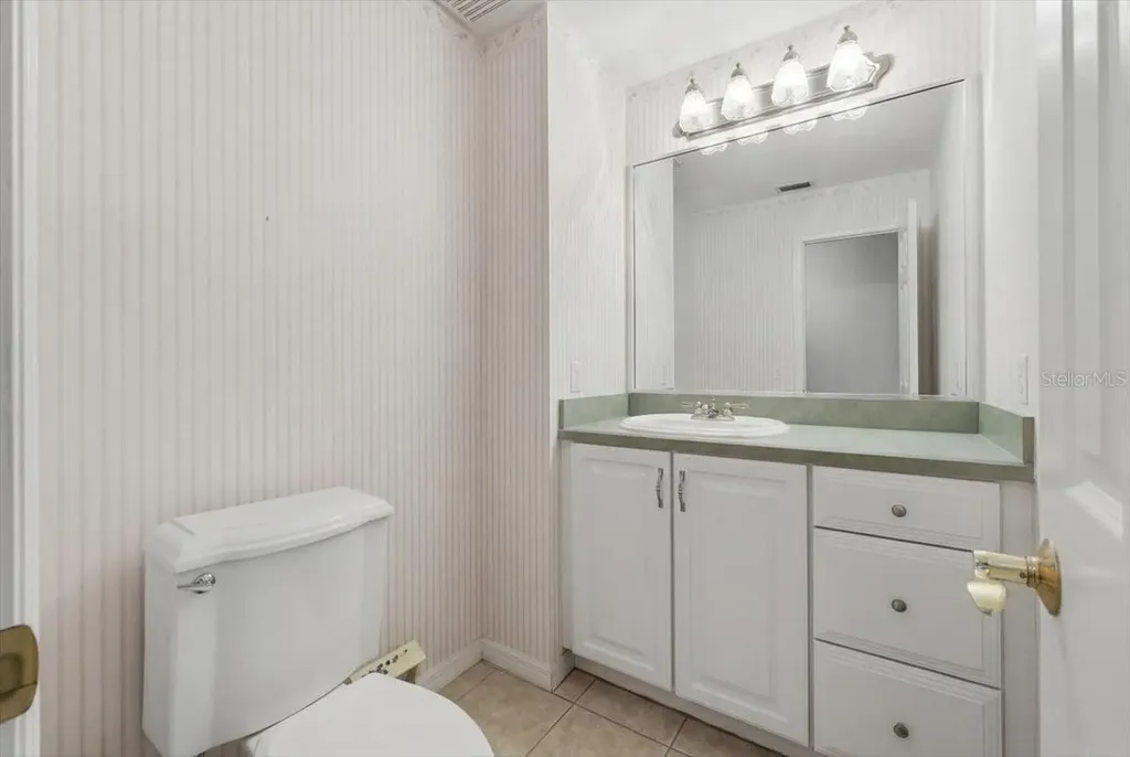 236 W Lake Ina Drive Winter Haven FL 33884