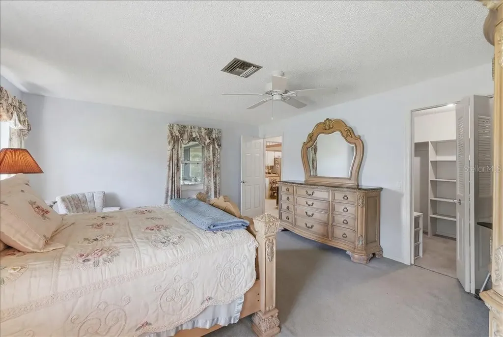 236 W Lake Ina Drive Winter Haven FL 33884