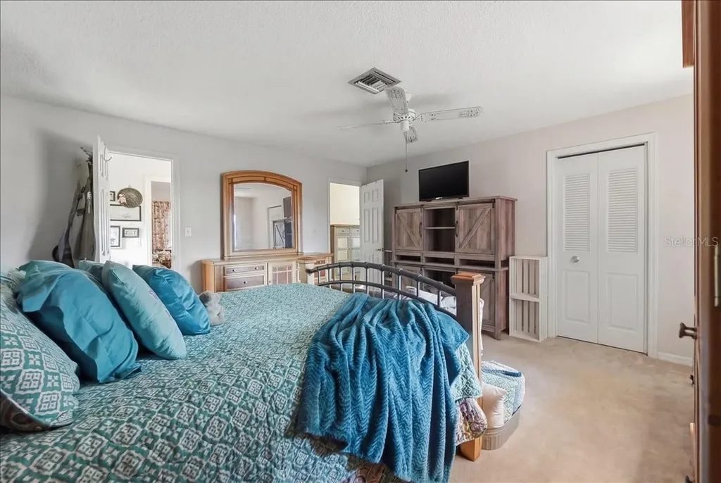 236 W Lake Ina Drive Winter Haven FL 33884