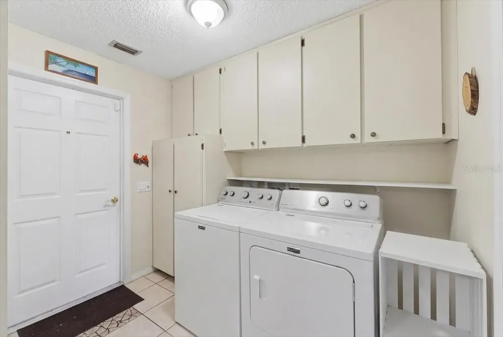 236 W Lake Ina Drive Winter Haven FL 33884