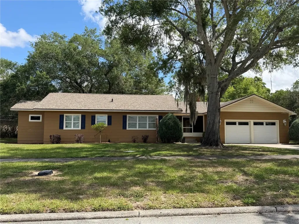 224 W Lake Avenue Auburndale FL 33823