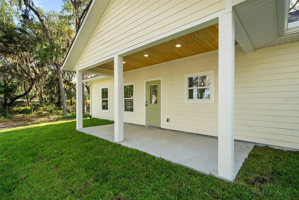 332 SE 3rd Avenue Melrose FL 32666