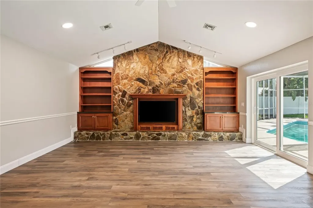2869 Weathersfield Court Clearwater FL 33761