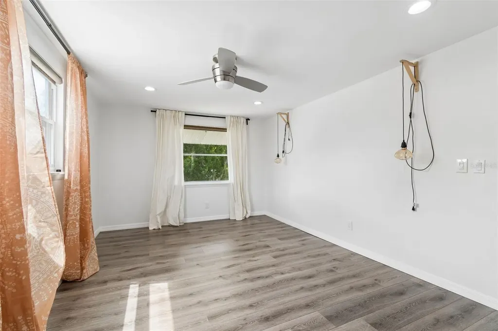 8043 124th Street Seminole FL 33772