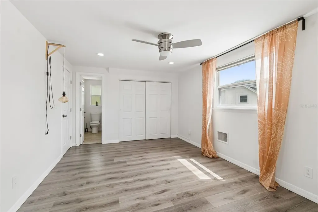 8043 124th Street Seminole FL 33772