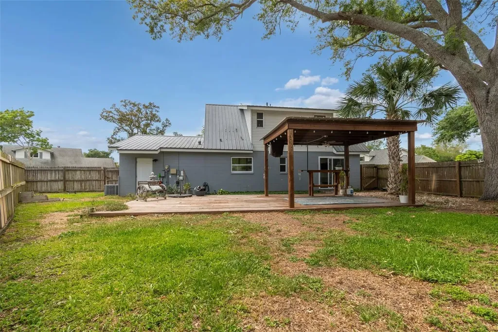 8043 124th Street Seminole FL 33772