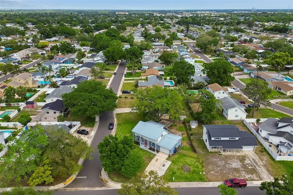 8043 124th Street Seminole FL 33772