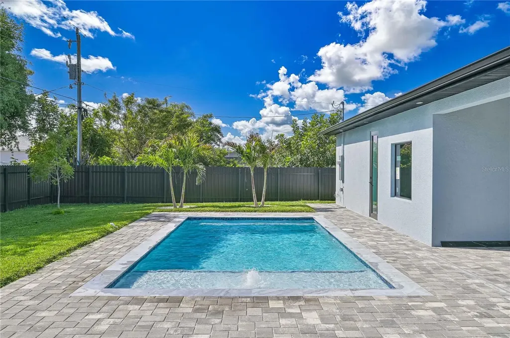 1413 NE 7th Avenue Cape Coral FL 33909
