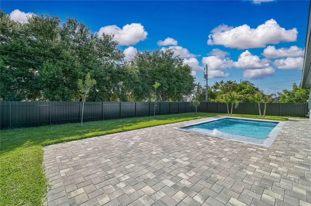 1413 NE 7th Avenue Cape Coral FL 33909