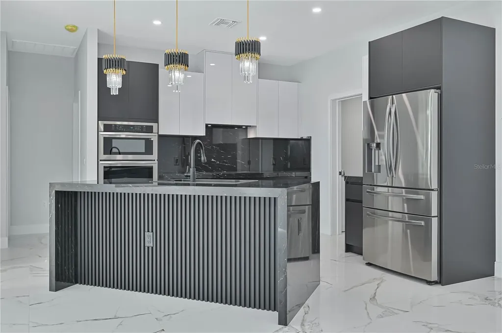 1413 NE 7th Avenue Cape Coral FL 33909