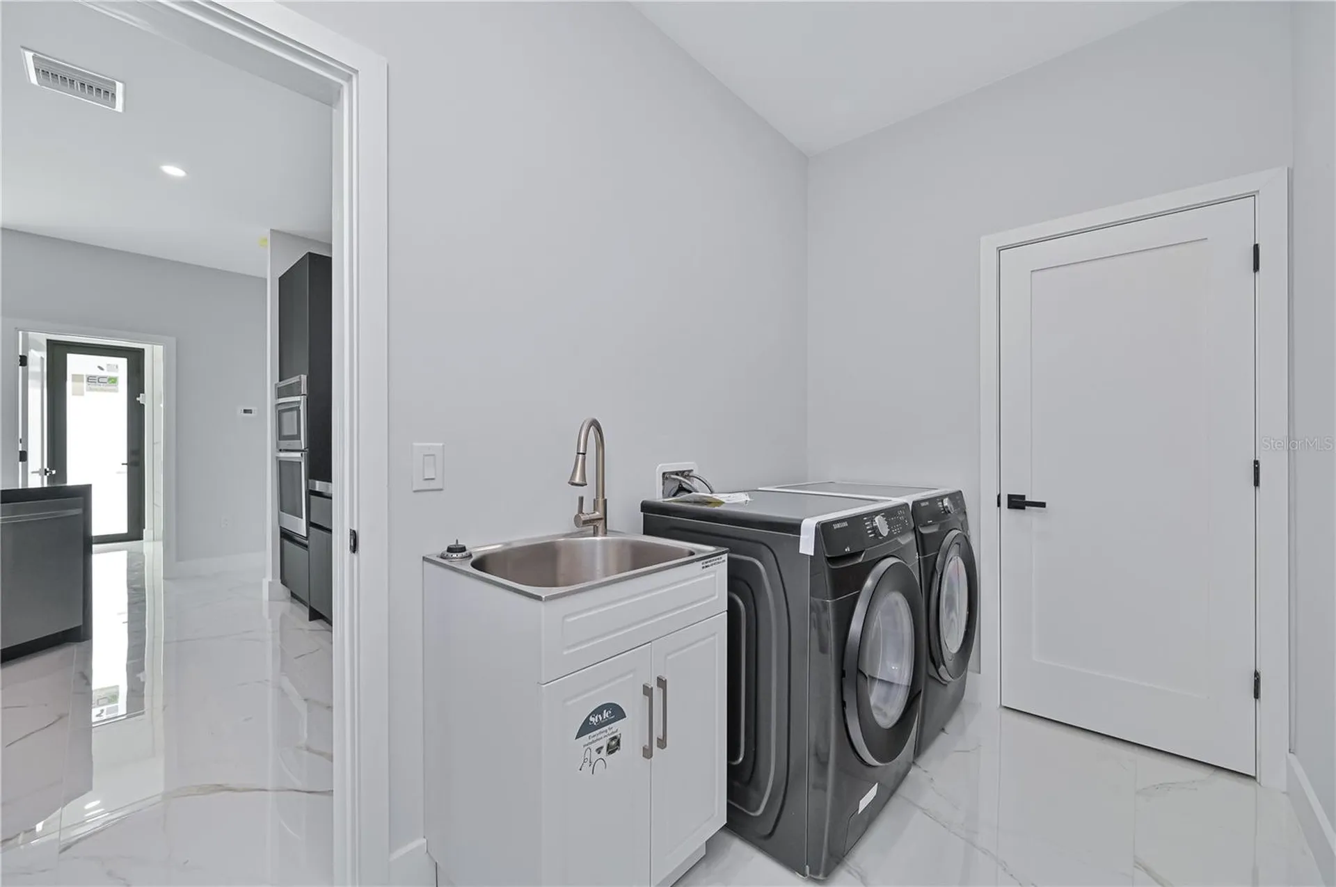 1413 NE 7th Avenue Cape Coral FL 33909
