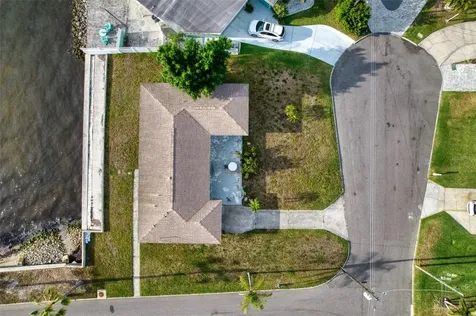 210 21st Street NE Bradenton FL 34208