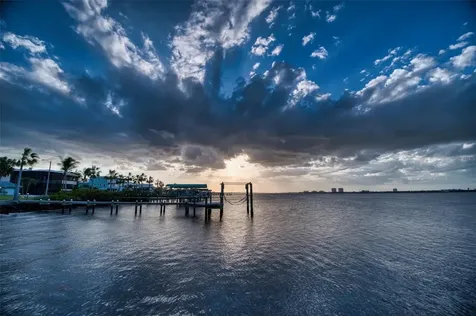 210 21st Street NE Bradenton FL 34208