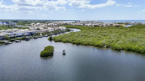1071 Seagrape Drive Ruskin FL 33570