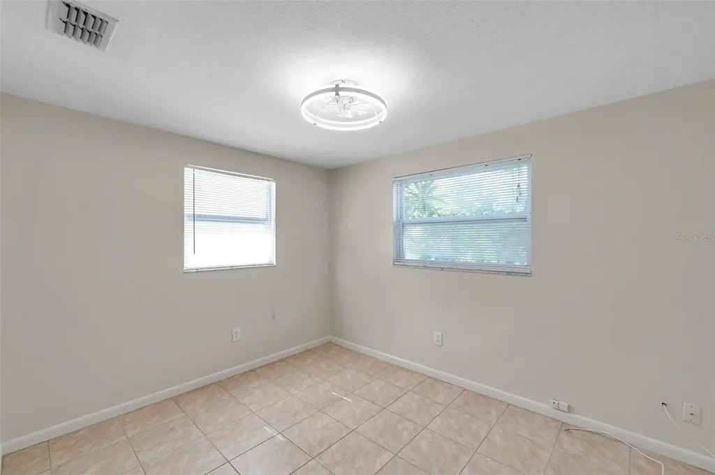 8074 37th Avenue N St Petersburg FL 33710