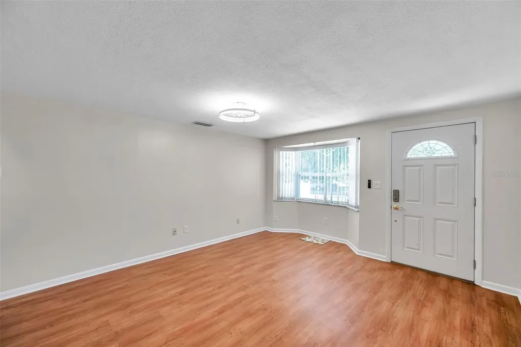 8074 37th Avenue N St Petersburg FL 33710