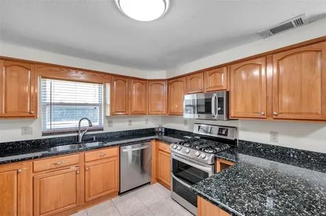8074 37th Avenue N St Petersburg FL 33710