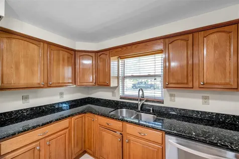 8074 37th Avenue N St Petersburg FL 33710
