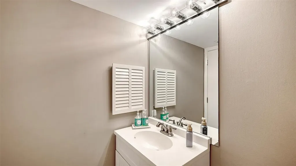 2039 Gulf Of Mexico Drive Longboat Key FL 34228