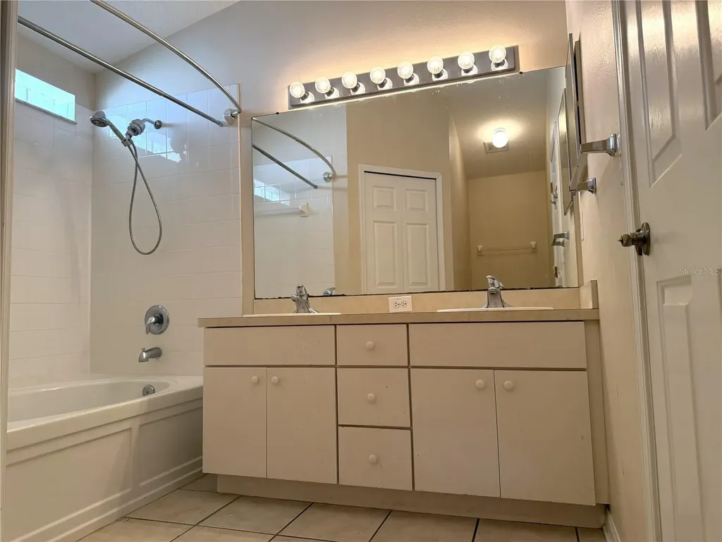 6518 Bridgecrest Drive Lithia FL 33547