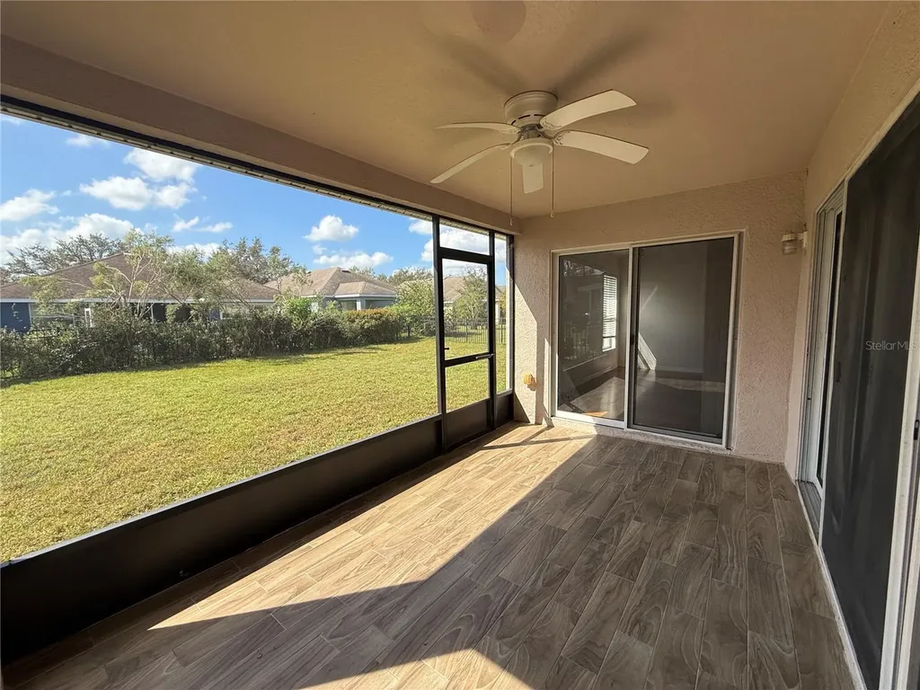 6518 Bridgecrest Drive Lithia FL 33547