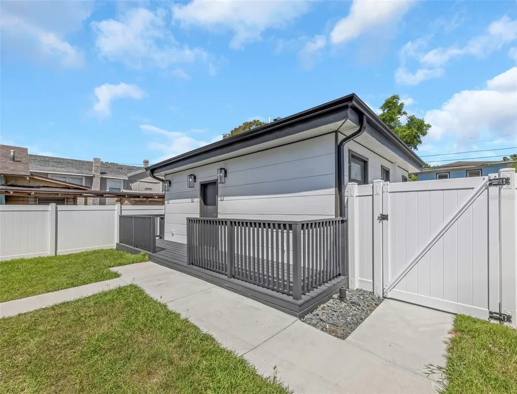 1125 Melrose Avenue S St Petersburg FL 33705